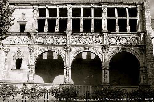 Restaurateur donates profits in Bourdain’s memory